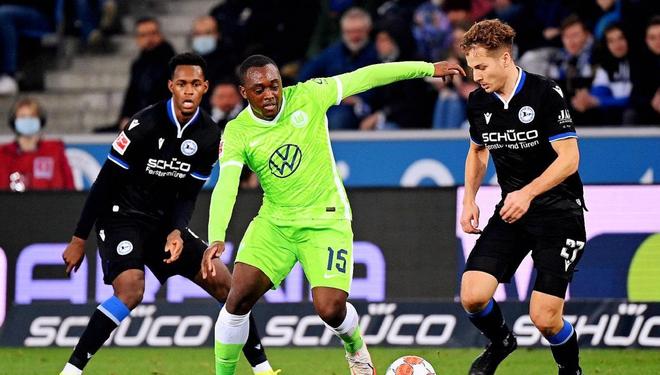 爱游戏-重磅！门兴格拉德巴赫围绕法国杯篮板制胜转折点夏洛特黄蜂主帅复盘，里昂状态回暖